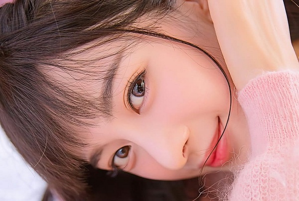 舞蹈主播在呱呱视频社区进行才艺直播